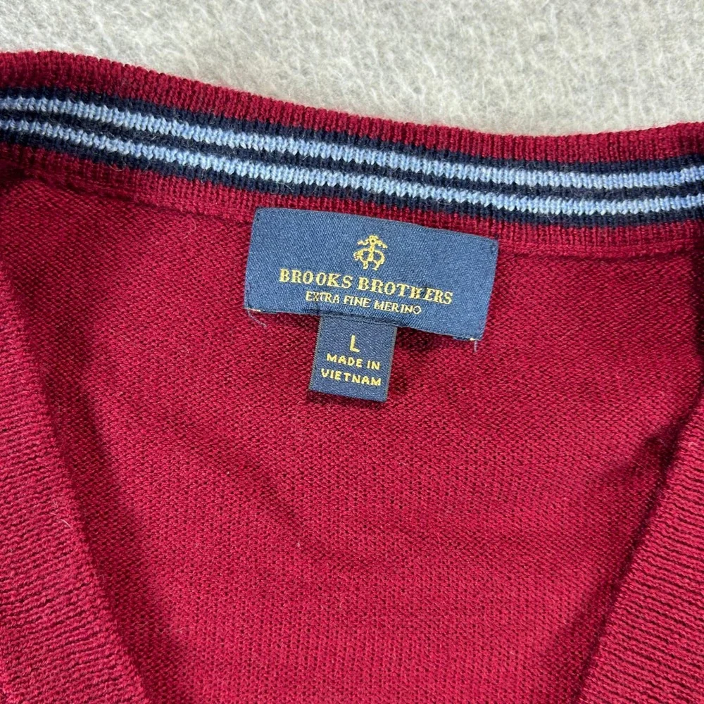 Brooks Brothers Sweater Vest Mens L Burgundy Extra Fine Merino Wool V-Neck